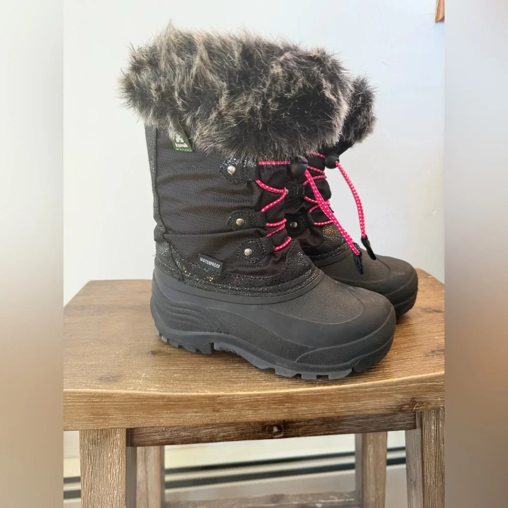 Kamik Black glittery Winter Snow Boots with Faux Fur and Pink Laces size 1